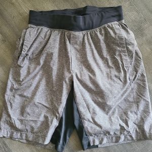 Lululemon shorts 9" with liner